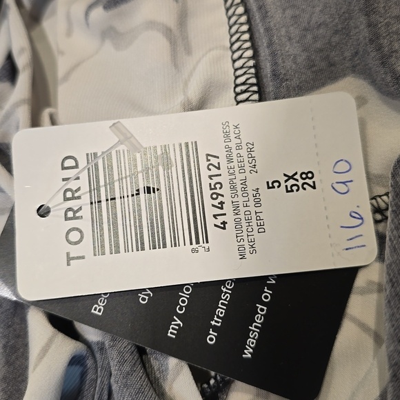 Torrid - Surplice Wrap Midi Dress in Sketched Floral, Deep Black - Picture 9 of 14